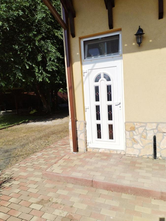 Levendula apartmanház Hajdúszoboszló Esterno foto