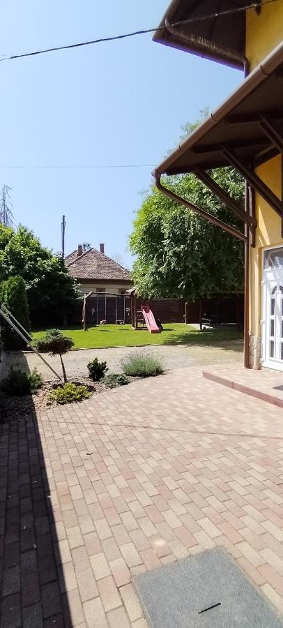 Levendula apartmanház Hajdúszoboszló Esterno foto