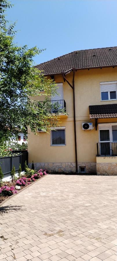 Levendula apartmanház Hajdúszoboszló Esterno foto